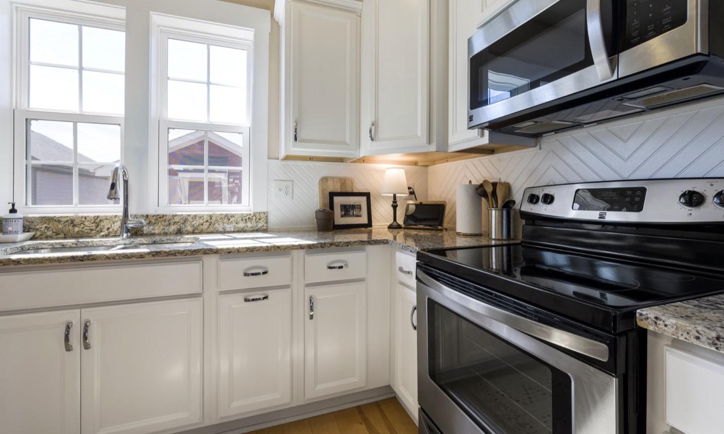 Open kitchen with breakfast bar